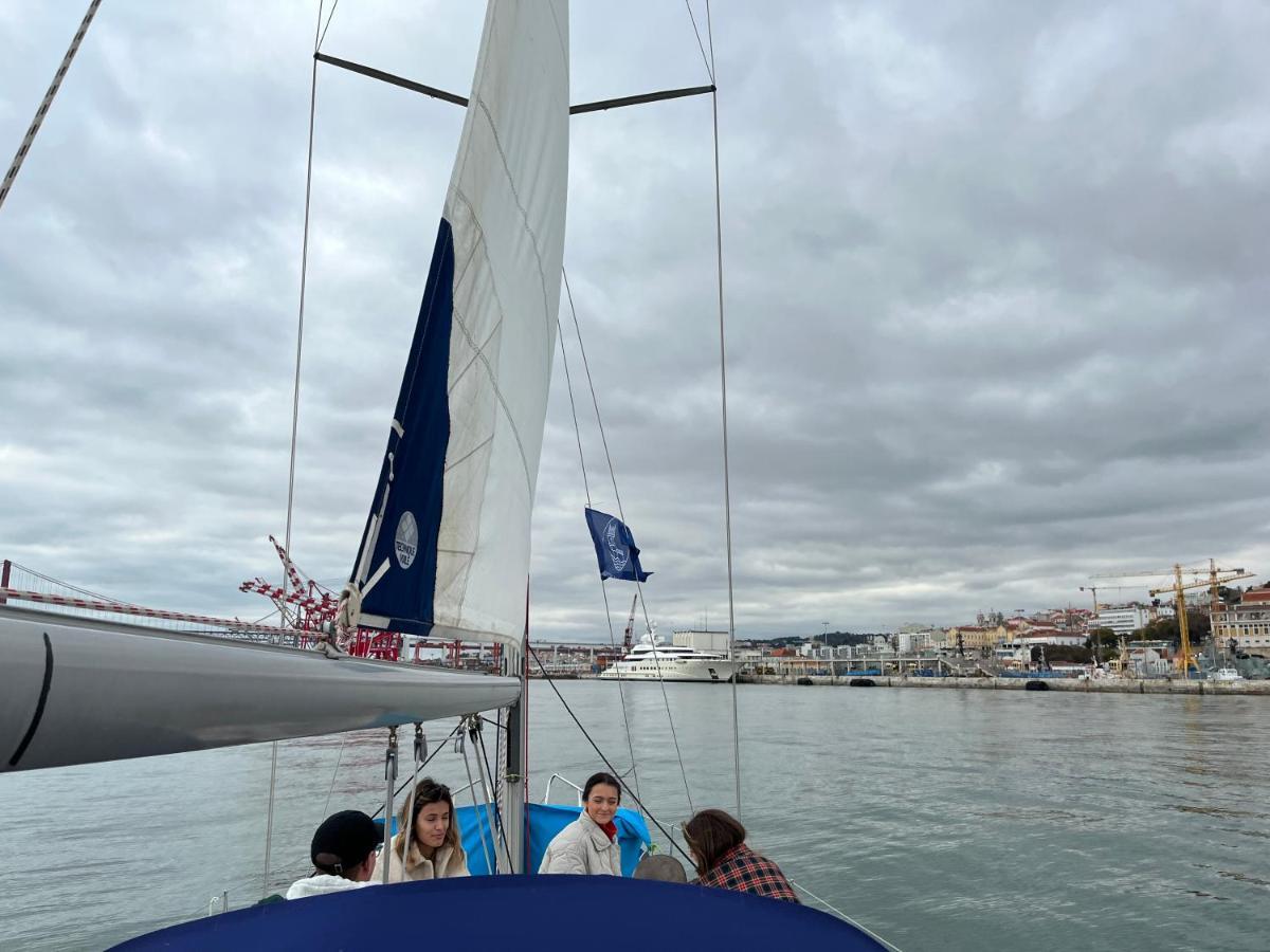 Stay In A Boat - Lisboa Eksteriør billede